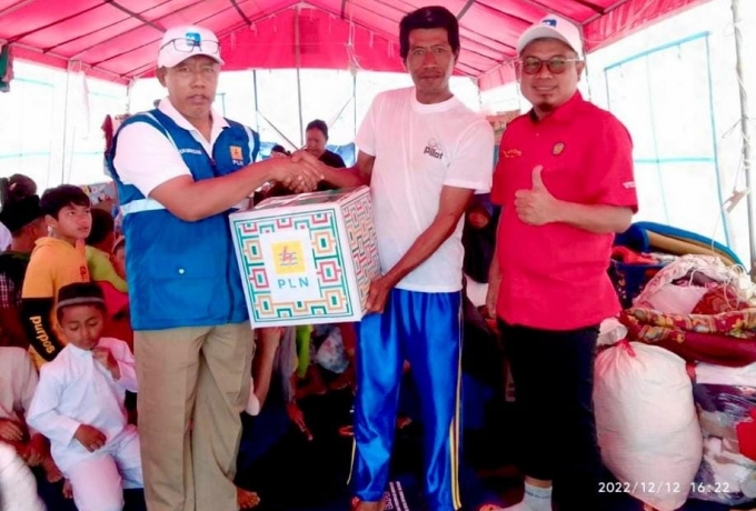 Dukung Anak-Anak Cianjur Kembali Ke Sekolah Pascagempa, PLN Berikan Perlengkapan Belajar