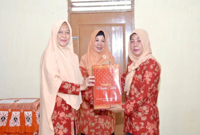 Ricana Hambali Saksikan Serah Terima Jabatan Plt. Ketua Dharma Wanita Kabupaten Kampar