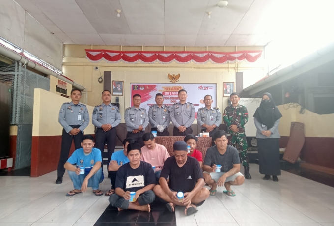 Lapas Kelas IIB Teluk Kuantan Gelar Razia Kamar dan Tes Urine Petugas serta Warga Binaan