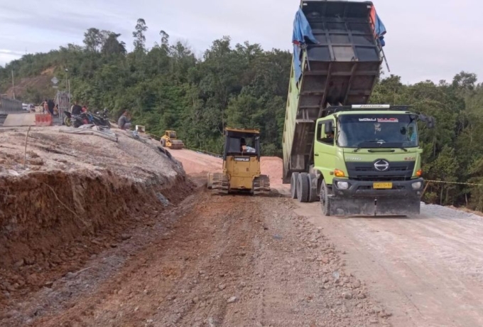 Perbaikan Jalan Longsor di Lintas Riau-Sumbar Capai 70 persen, Target Selesai Minggu Depan