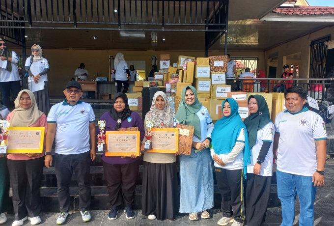 HKN ke-60, Dinkes Kampar Berikan Penghargaan di Bidang Kesehatan