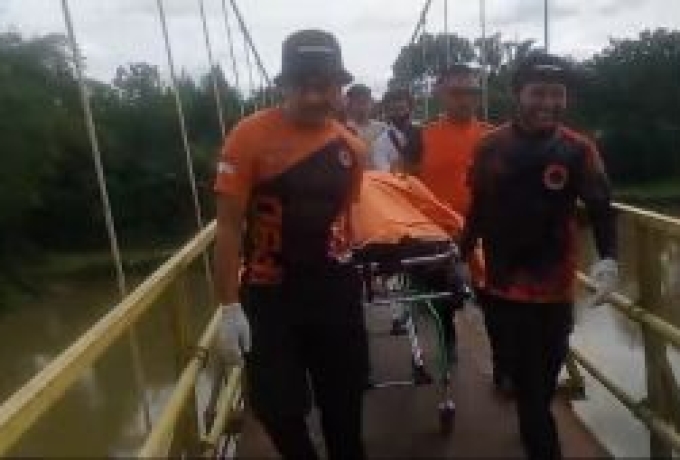 Lansia yang Terjatuh dari Jembatan Merah Kampar Ditemukan Meninggal