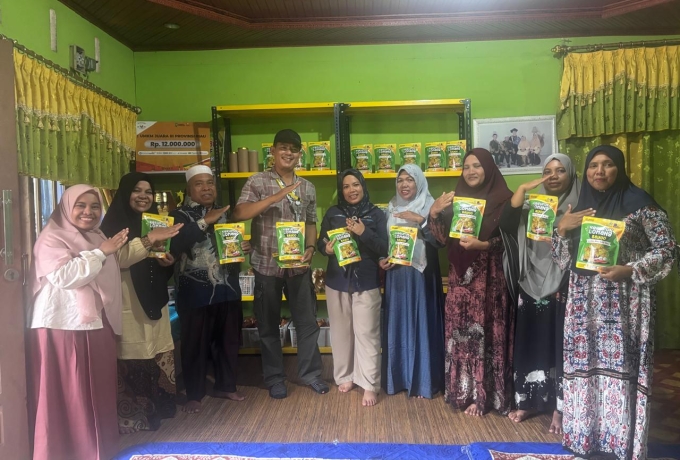 Dukung Pemberdayaan Perempuan, PLN Kembangan UMKM Khas Kampar