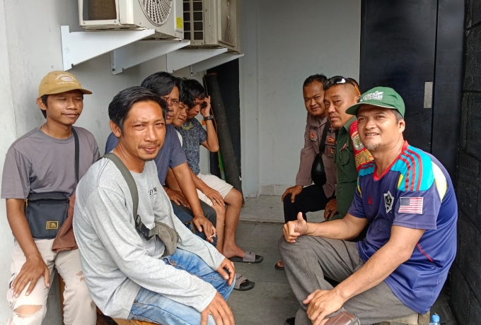 Bhabinkamtibmas Desa Cikupa Dorong Warga Pengangguran Lebih Produktif