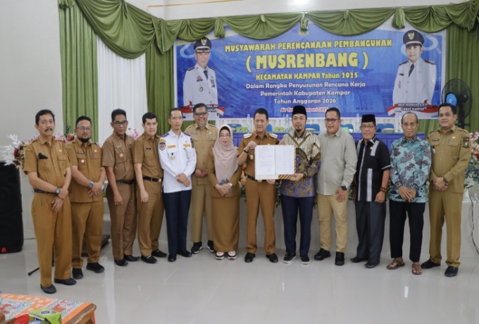 Wakil Ketua DPRD Kampar, Zulpan Azmi Terima Usulan Perbaikan Jalan Desa