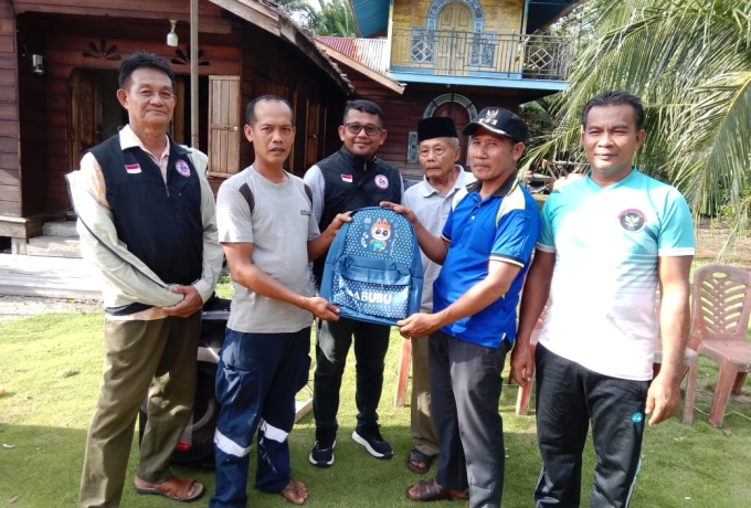 Yayasan Pemuda Peduli Mualaf Salurkan Bantuan Al-quran dan Buku Iqro