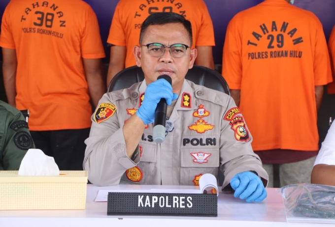 Kapolres Rokan Hulu, AKBP Budi Setiyono Ungkap Kasus Pembunuhan Harimau Di Desa Tibawan, Enam Pelaku Ditangkap