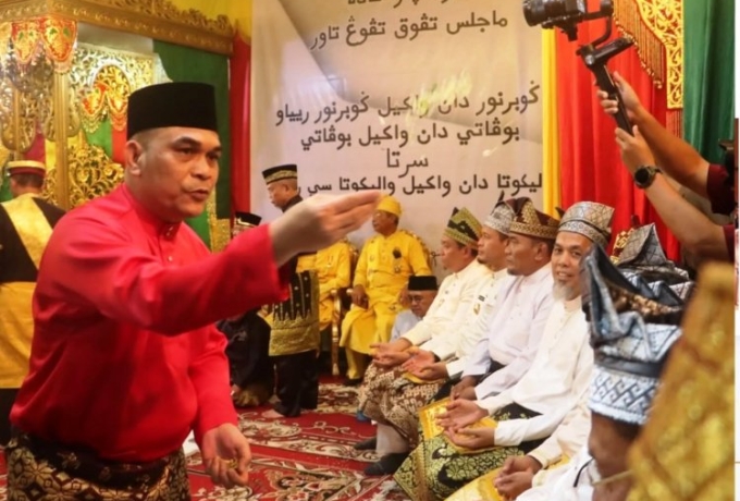 Ketua DPRD Riau Kaderismanto Hadiri Tepuk Tepung Tawar Kepala Daerah
