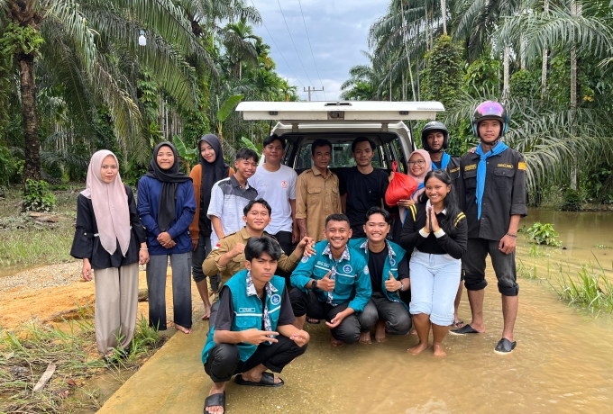 BEM ITB Indragiri Salurkan Bantuan Untuk Warga Terdampak Banjir di Dua Desa