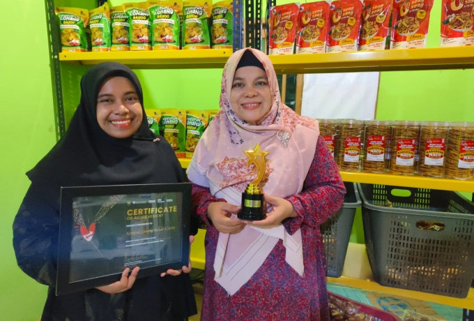 BRI Dukung Kerupuk Lomang Balado UMMI Hingga Torehkan Prestasi Nasional