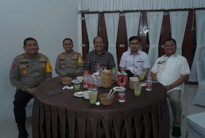 Open House Di Hari Raya Idul Fitri ke 4 di Rumah Wakil Bupati Asahan