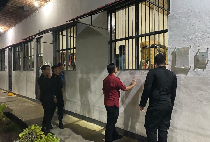 Cegah Benda Terlarang, Rutan Karimun  Lakukan Troling dan Merazia Hunian Warga Binaan