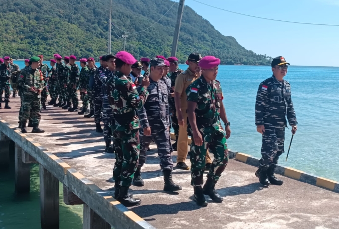Beginilah Suasana Kunjungan Kerja Danlanal Ranai ke Pulau Laut
