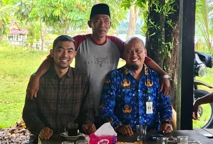 Sempat Tertunda, Desa Persiapan Pulau Belimbing Kembali Laksanakan Pacu Tongkang