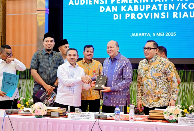 Gubernur Riau Abdul Wahid Usulkan Rel Kereta Batubara ke Menteri Investasi