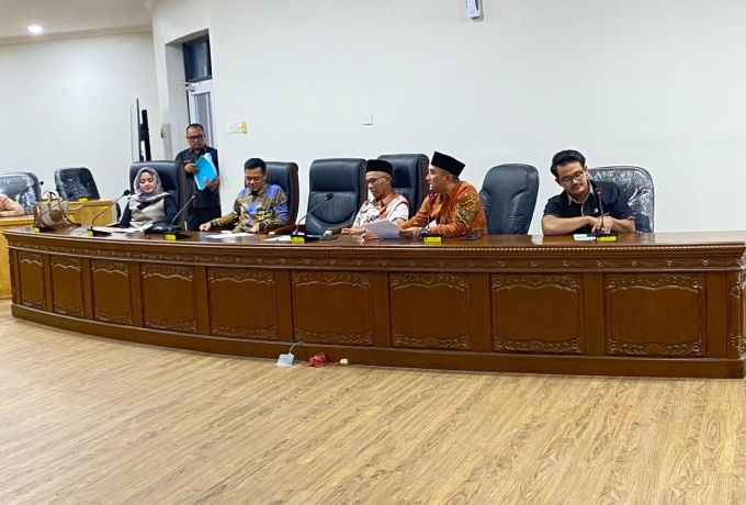 Komisi I dan II Ketua DPRD Kampar Terima Audensi Guru Honorer