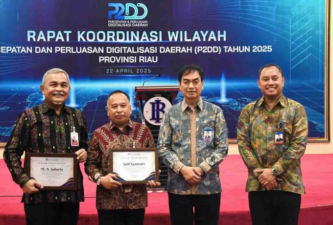 Peran Aktif dalam Akselerasi Digitalisasi Keuangan Daerah, BRK Syariah Terima Penghargaan