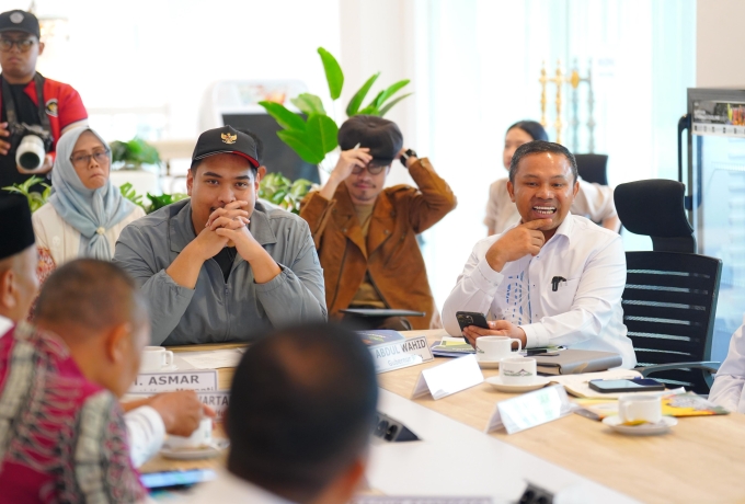 Gubri Abdul Wahid Lapor Kondisi Stadion Utama ke Menpora, Dito : Saya akan Tinjau