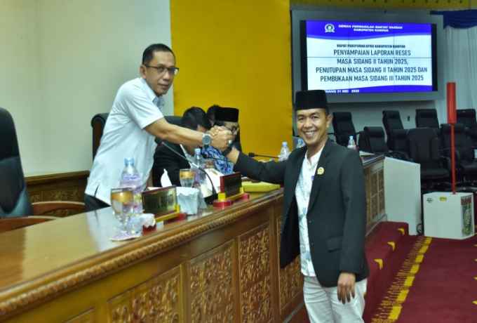 Paripurna DPRD Kampar Terkait Laporan Reses Masa Sidang II Tahun 2025