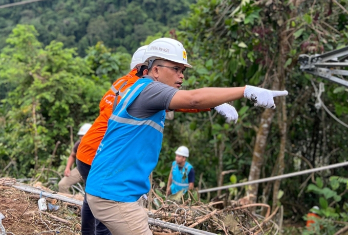 Gerak Cepat Pulihkan Listrik di Sungai Penuh dan Merangin, PLN Bangun Emergency Tower 24 Jam Nonstop