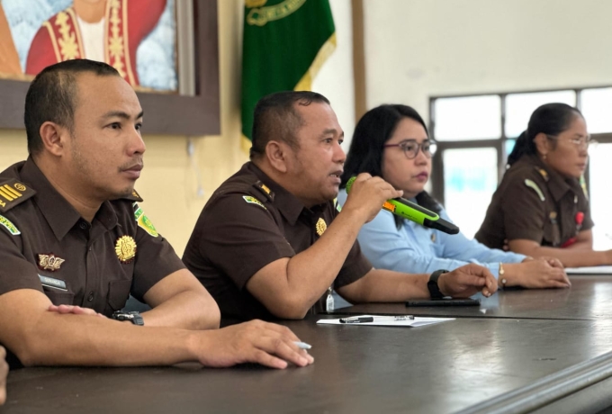 Plt Kajari SBB Sampaikan Perkembangan Penanganan Dugaan Tipikor Pengelolaan Anggaran Desa Lokki