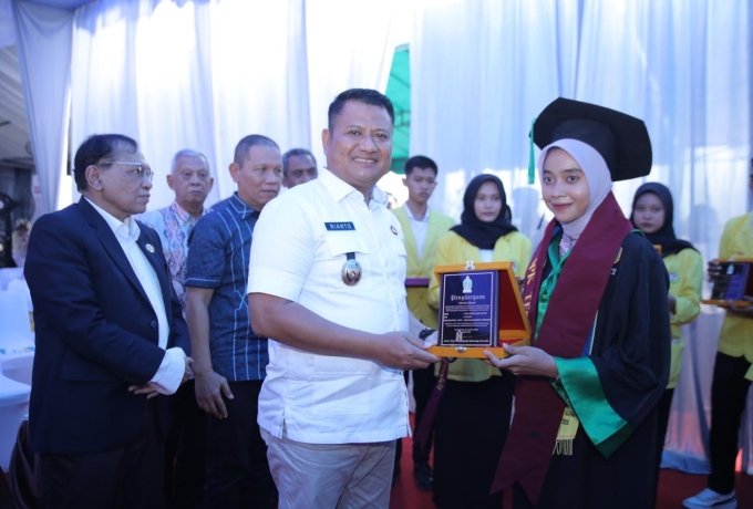 Wabup Asahan Hadiri Wisuda Sarjana dan Pascasarjana Universitas Asahan