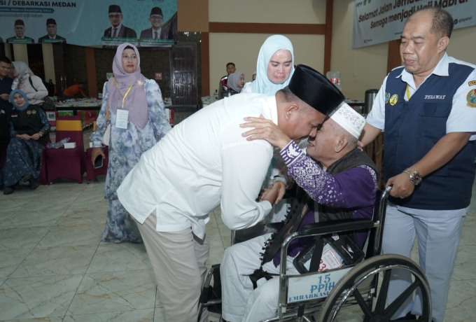 Pemkab Asahan Sambut Kedatangan Jamaah Haji dengan Penuh Haru