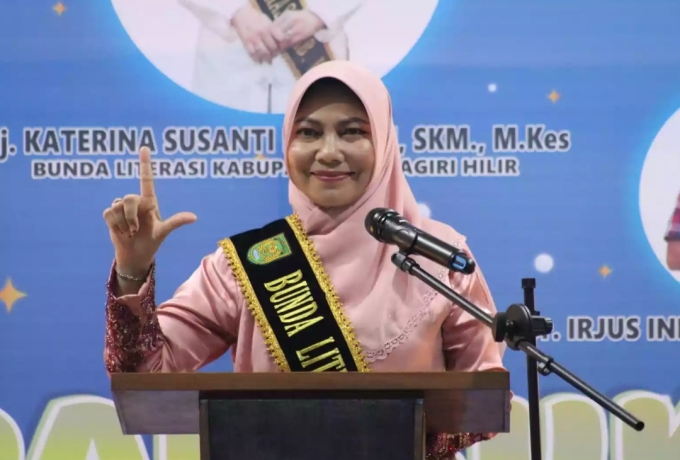 Bunda Literasi Inhil Hj. Katerina Susanti Herman Hadiri Acara Bedah Buku
