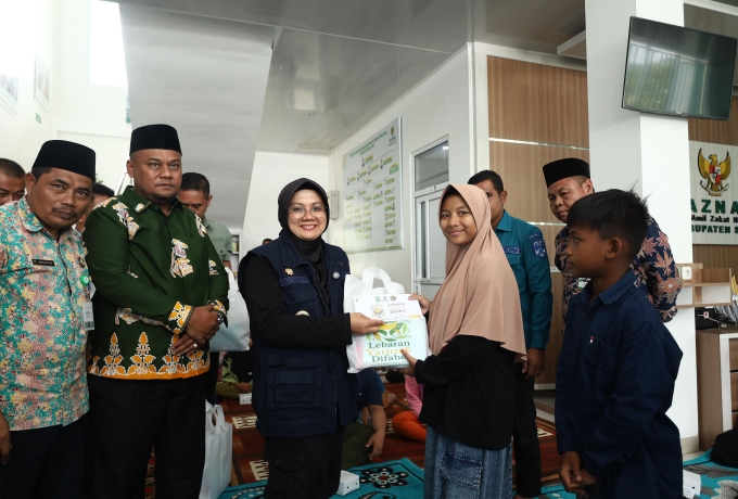 Anak Yatim dan Disabilitas di Siak Terima bantuan dari Baznas