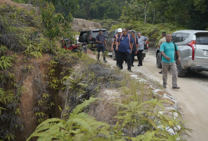 Bupati Asahan Tinjau Jalan Longsor dan Progres Perbaikan Infrastruktur di Kecamatan BP Mandoge