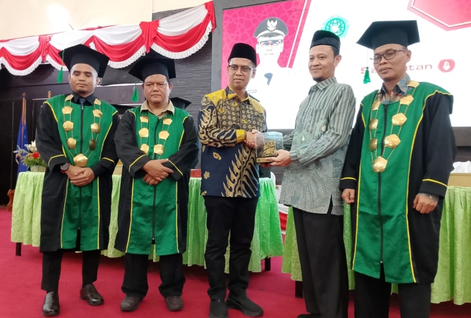 Bupati Karimun Iskandarsyah Hadiri Wisuda Sarjana STIT Mumtaz 