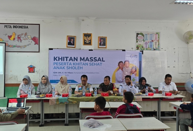 PLN dan IZI Gelar Khitan Massal, 97 Anak Kurang Mampu Ikuti Program Khitan Sehat Anak Sholeh