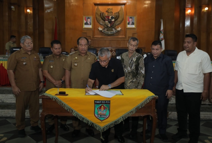 Bupati Asahan menghadiri Rapat Paripurna DPRD Kabupaten Asahan