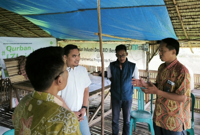 PLN Perkuat Peternak Itik di Desa Pulokerto Lewat Sinergi TJSL dan Pembinaan Teknis