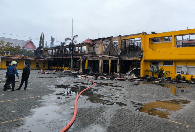 Kantor Disnakertrans Riau Ludes Terbakar