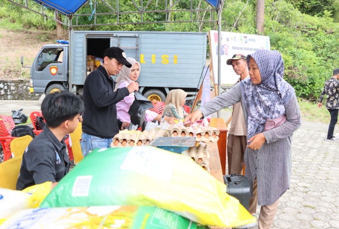 Jelang HUT RI ke 80, Polres Natuna Hadirkan Gerakan Pangan Murah Masuk Desa