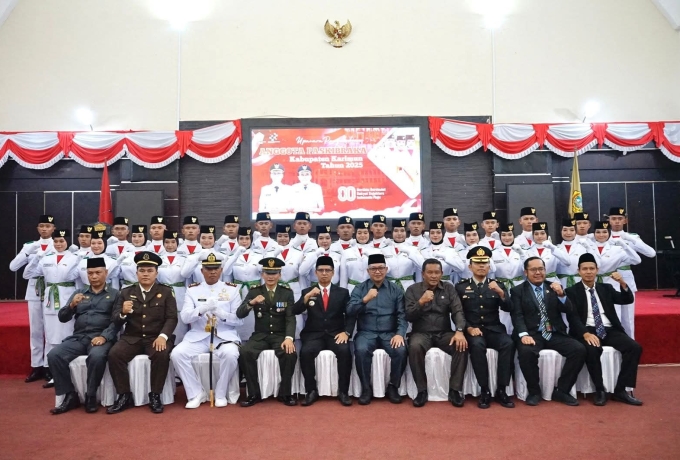 Ketua DPRD Kabupaten Karimun Raja Rafiza Hadiri Pengukuhan  Pasukan Pengibar Bendera Merah Putih