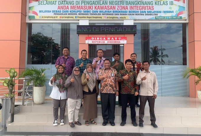 Ketua PN Bangkinang Sambut Hangat Kedatangan Plt Pengurus PWI Kampar, Siap Buka Diri untuk Informasi Publik