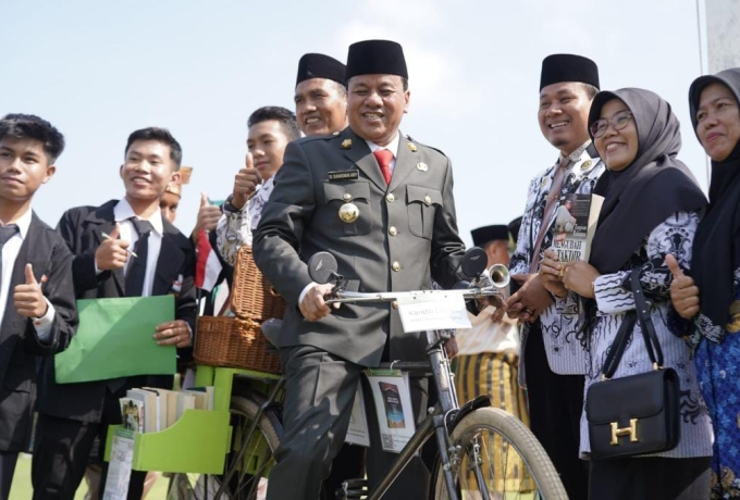 Pemkab Kuansing Gelar Upacara Peringatan Hardiknas 2025, Bupati Tekankan Transformasi Pendidikan