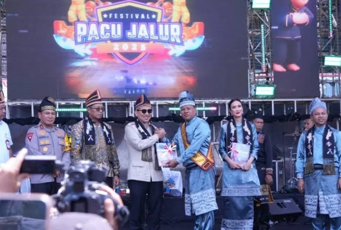 Bupati Kuansing Sampaikan Harapan Saat Pembukaan Pacu Jalur 2025