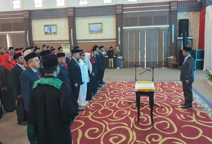 Bupati  Iskandarsyah Lantik  dan Rotasi Pejabat Pemkab Karimun 