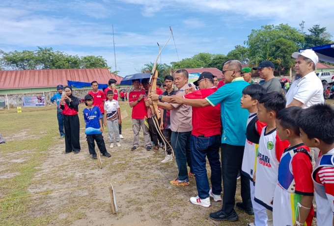 Ketua KONI Kampar Dampingi Ketua KONI Riau pada Pembukaan Kejurprov Panahan ke-7