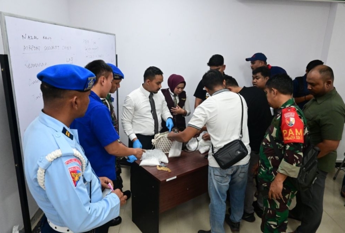 Petugas Gabungan Bandara SSK II Gagalkan Pengiriman 2 Kg Sabu ke Kendari