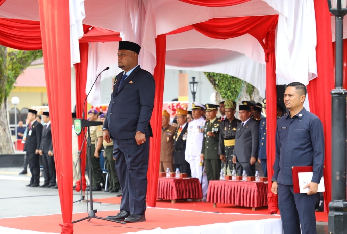 Peringati Hari Pahlawan ke-80, Pemkab Siak Gelar Upacara dan Tabur Bunga di Makam Sultan