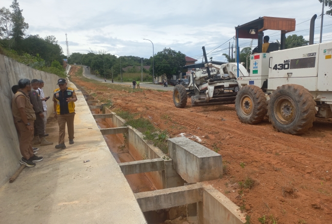 PUPR Kampar Genjot Pekerjaan Jalan HR Soebrantas Menuju Kantor Bupati, Target Selesai Tepat Waktu