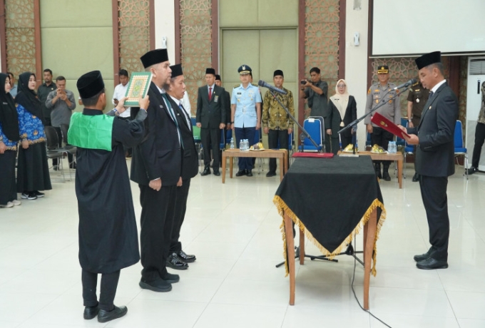 Bupati Kampar Lantik Adiknya, Zamhur, sebagai Kepala Bapenda dalam Rotasi Besar Pejabat