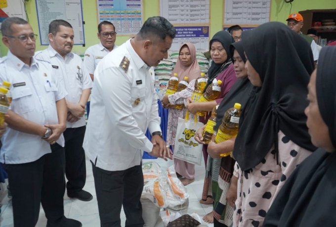 Pemkab Asahan dan Bulog Salurkan Bantuan Pangan CPP Oktober-November 2025