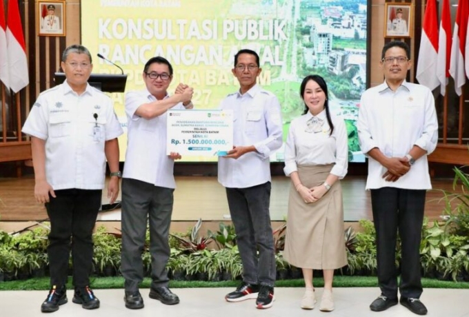 Amsakar-Li Claudia Apresiasi Kepedulian Warga dan Dunia Usaha Batam terhadap Korban Bencana di Sumatra