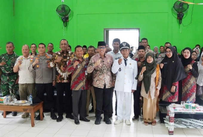 Wabup Jarmin Lantik dan Kukuhkan Perpanjangan Jabatan Kades Cemaga