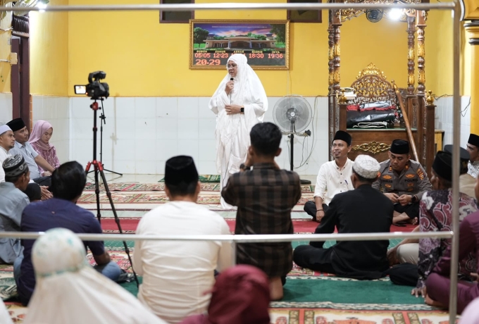 Safari Ramadan di Sabak Auh, Pemkab Siak Salurkan Zakat dan Tekankan Pelayanan Ikhlas